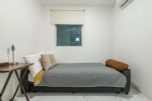 1 bedroom, desk, iron/ironing board, travel cot - Beachfront Duplex with Multiple Pools - Beachclub (Nuevo Vallarta)