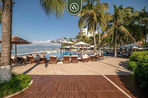 Pool - 3BR Condo in the Krystal Grand Hotel - Beach (Nuevo Vallarta)