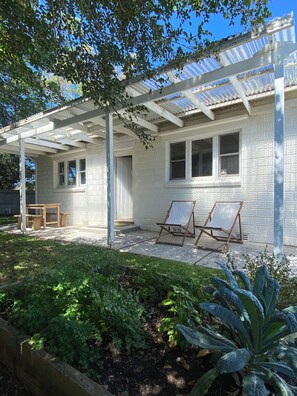 Terrace/patio - The Special House - Ettalong Beach (Ettalong Beach)