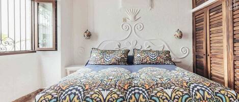 2 bedrooms, iron/ironing board, travel cot, free WiFi