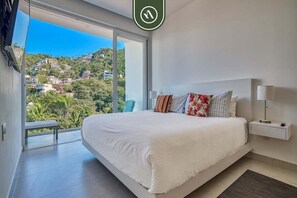 2 bedrooms, desk, iron/ironing board, travel crib