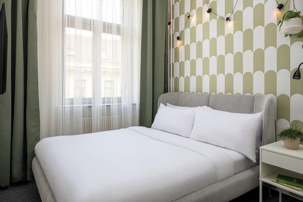Minibar, free cots/infant beds, free WiFi, bed sheets