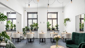Café da manhã com buffet grátis todos os dias