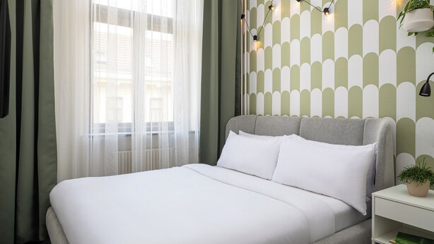 Economy Double or Twin Room, External Bathroom | Frigobar, berços grátis, Wi-Fi de cortesia, roupa de cama