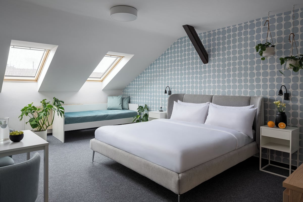 Minibar, free cots/infant beds, free WiFi, bed sheets