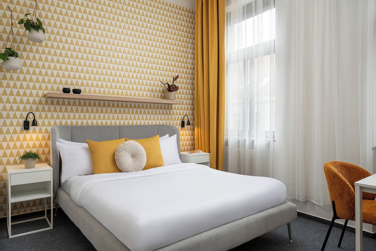 Minibar, free cots/infant beds, free WiFi, bed sheets