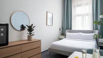 Economy Double or Twin Room, External Bathroom | Minibar, cribs (free), WiFi (free), bed sheets