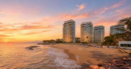 Shangri-La Puerto Vallarta 4BR | Beachfront, Ocean Views, Heated Pool & Hot Tub