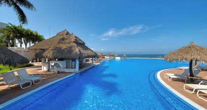 Shangri-La T5-7B | 4BR Puerto Vallarta Oceanfront