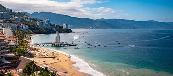 Ocean view 2Br Condo-Balcony-Beach-Pool 710