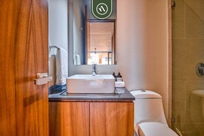 Douche, serviettes fournies