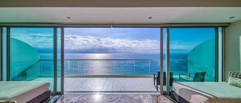 3 slaapkamers, een strijkplank/strijkijzer, reisbedje, wifi