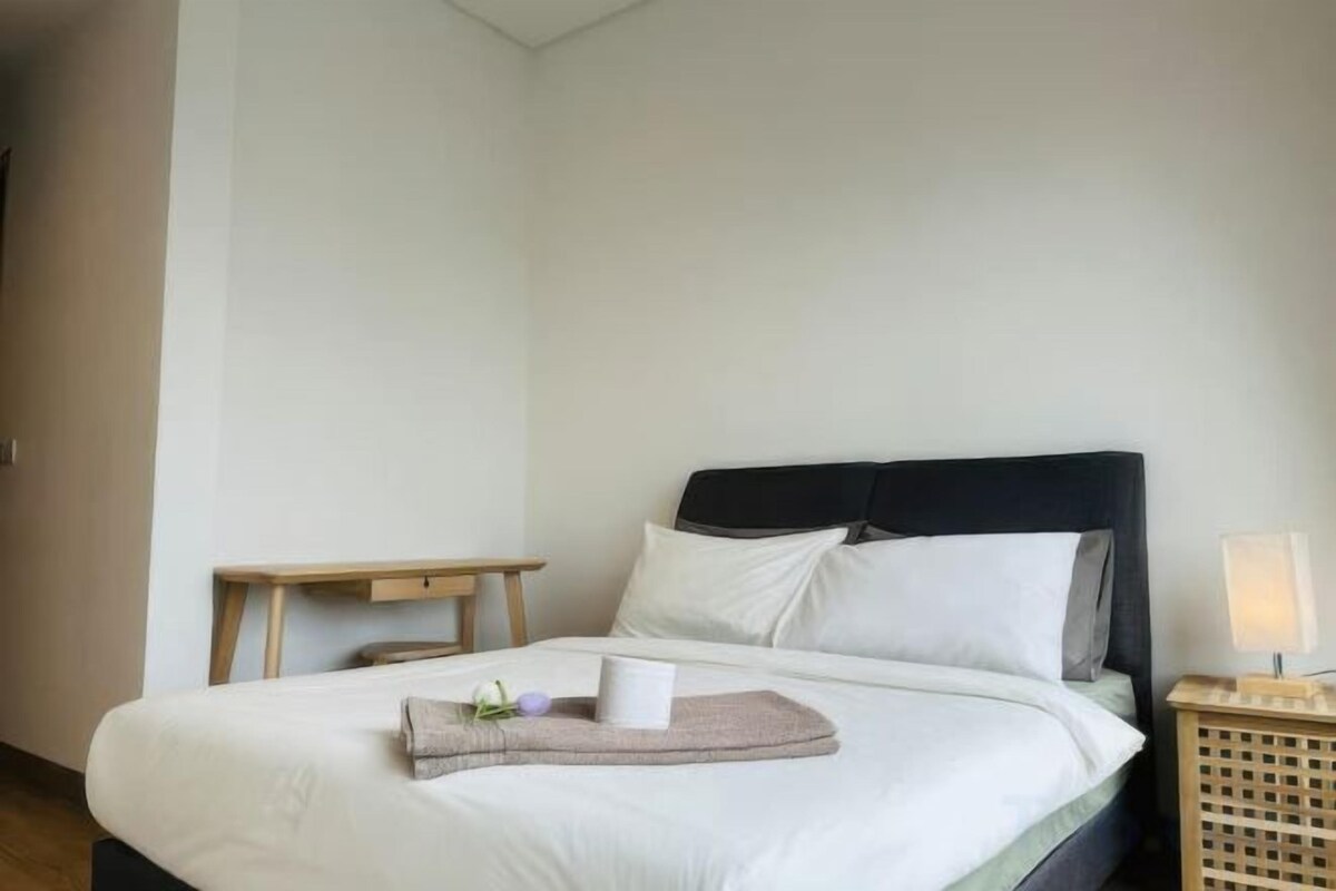 Bureau, espace de travail pour ordinateurs portables