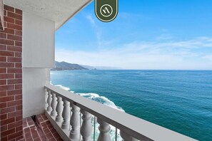 Property grounds - Peaceful Oceanview- Costa Sur Estudio 7 (Puerto Vallarta)