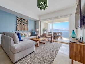 Smart TV - Luxury Oceanfront 3 BR Condo - Pools (Puerto Vallarta)