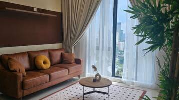Superior Apartment, 2 Bedrooms, Balcony, City View | Ruang tamu