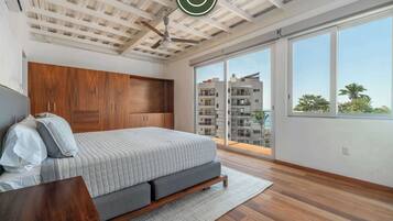 3 bedrooms, desk, iron/ironing board, travel cot