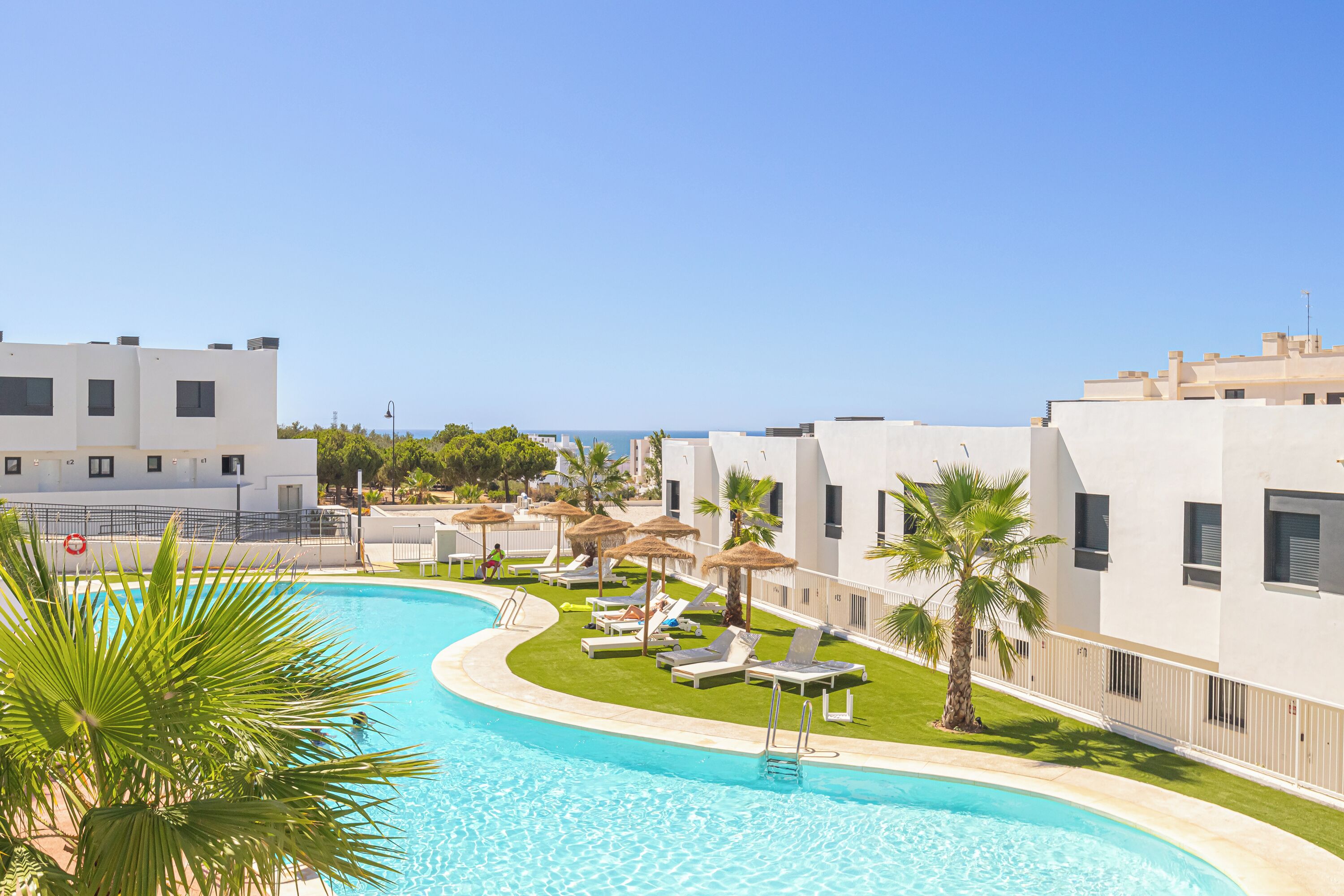Luksustalo, useita makuuhuoneita, 2 kylpyhuonetta (Casa La Cala De Mijas with pool for 8) | Uima-allas