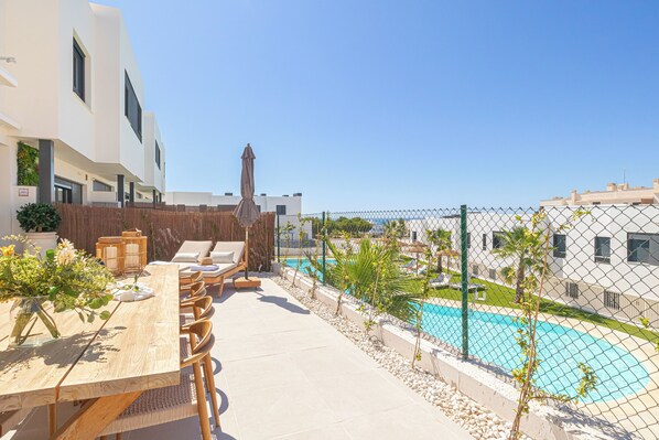 Casa de lujo, varias habitaciones, 2 baños (Casa La Cala De Mijas with pool for 8) | Restaurante al aire libre
