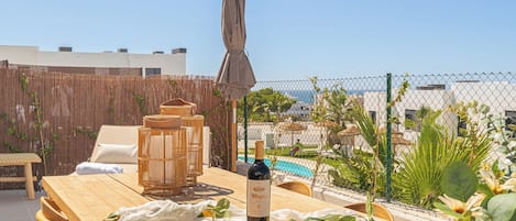 Luxury House, Multiple Bedrooms, 2 Bathrooms (Casa La Cala De Mijas with pool for 8) | Outdoor dining