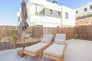 Maison luxueuse, plusieurs chambres, 2 salles de bains (Casa La Cala De Mijas with pool for 8) | Terrasse/patio