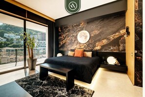 1 chambre, bureau, fer et planche à repasser, lit parapluie