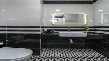 Suihku, bidee, pyyhkeet