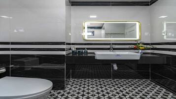 Suihku, bidee, pyyhkeet