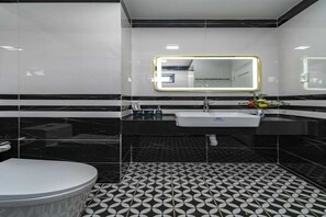 Shower, bidet, towels