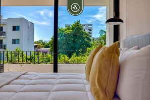 2 bedrooms, desk, iron/ironing board, travel cot - Stilysh 2 BR Condo in Versalles - Rooftop Pool (Puerto Vallarta)