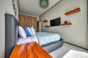 2 makuuhuonetta, silitysrauta/-lauta, vauvan matkasänky, Wi-Fi