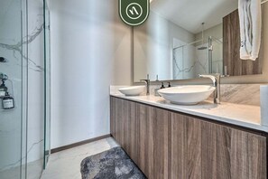 Towels - Oceanfront 2BR Condo - Pool - Cevicheria - Beach (Bucerías)
