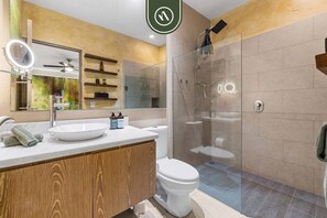 Shower, hair dryer, towels - 1BR Condo with Rooftop Pool - Romantic Zone (Puerto Vallarta)