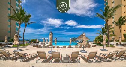 Oceanfront 2 BR Condo - Beach - Restaurant - Gym