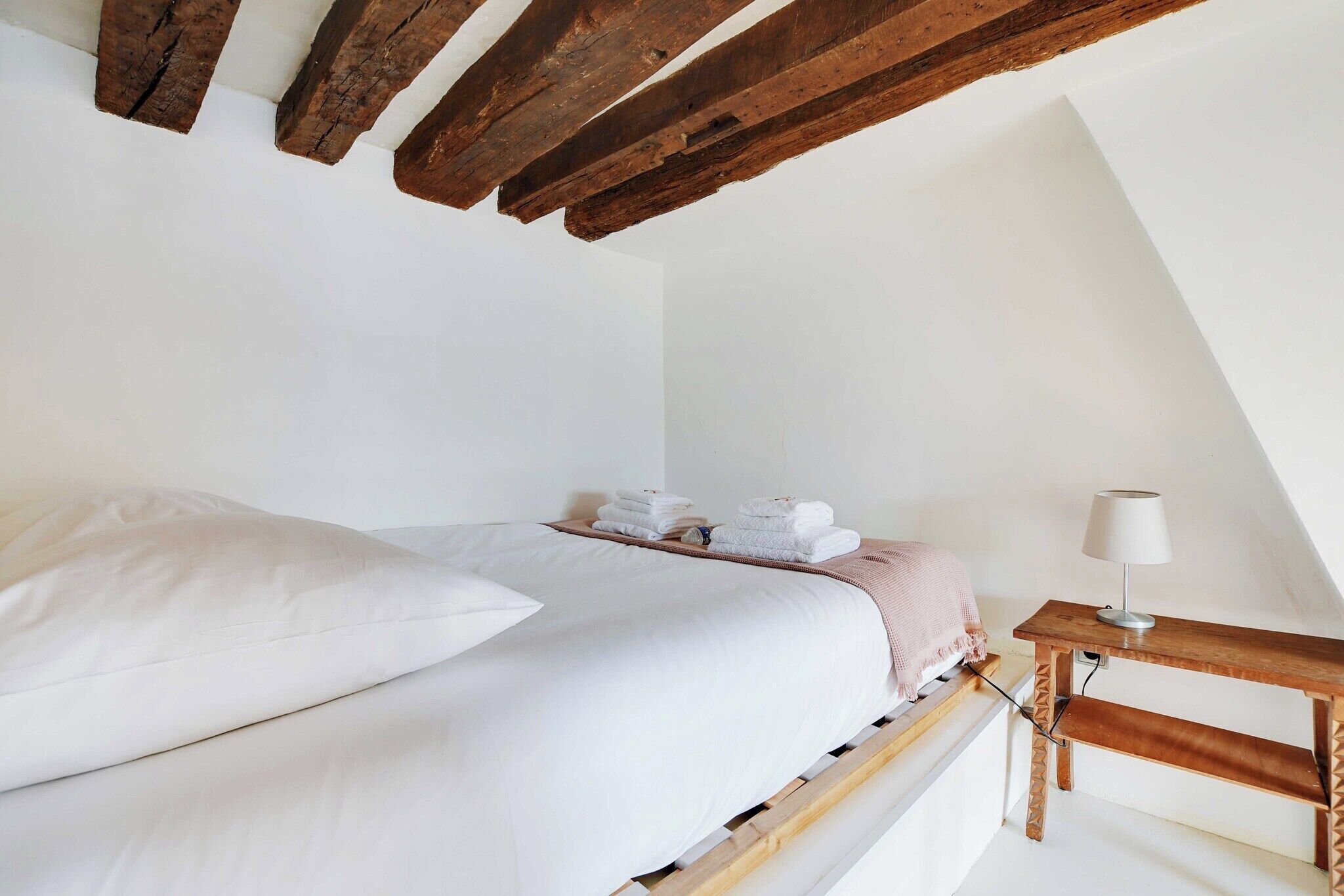 1 habitación, escritorio, tabla de planchar con plancha y wifi gratis 