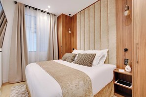 2 Schlafzimmer, Schreibtisch, Bügeleisen/Bügelbrett, Reisekinderbett