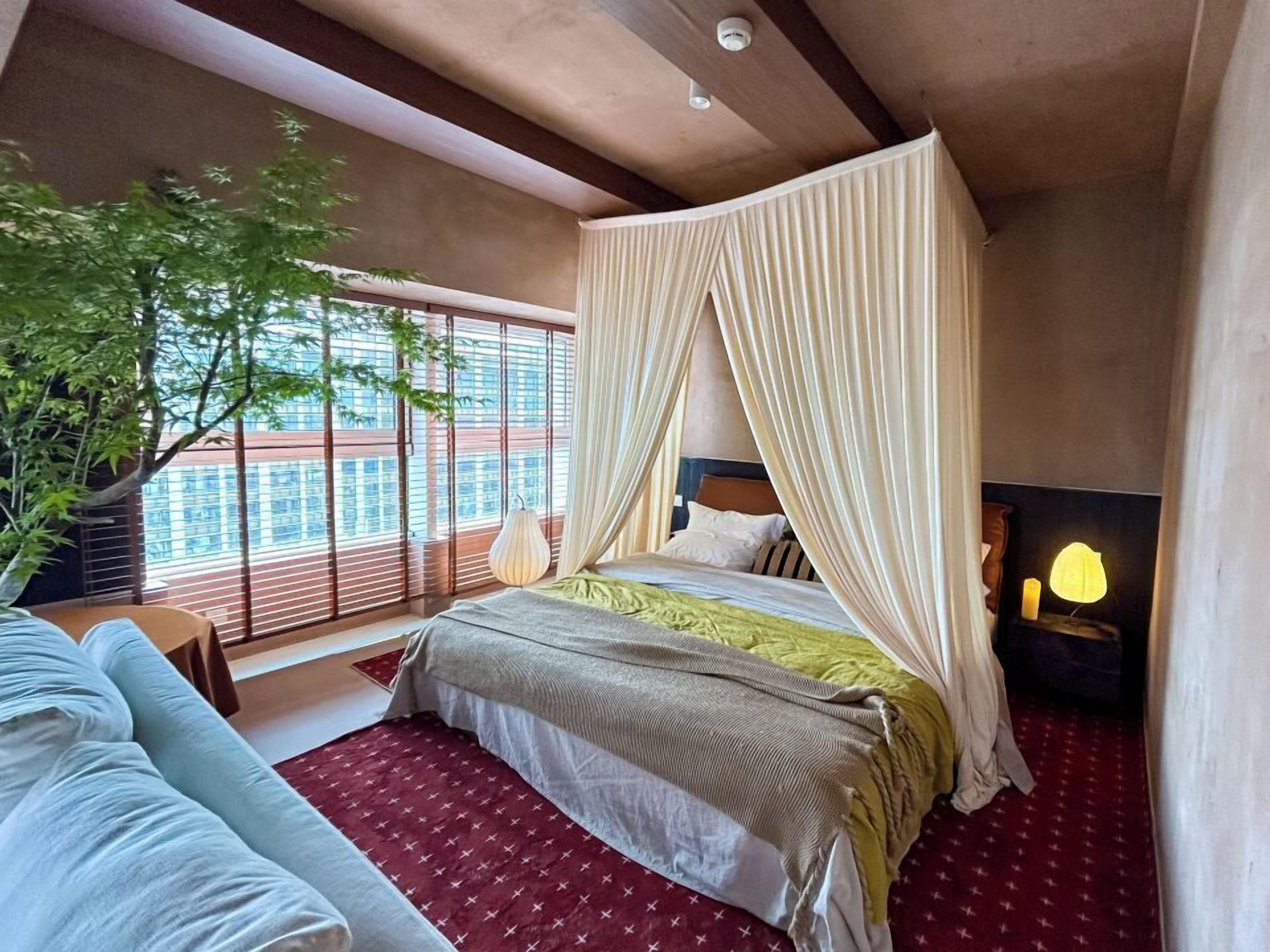 Camera Design, vista città | Materassi a doppio strato, con stile personalizzato