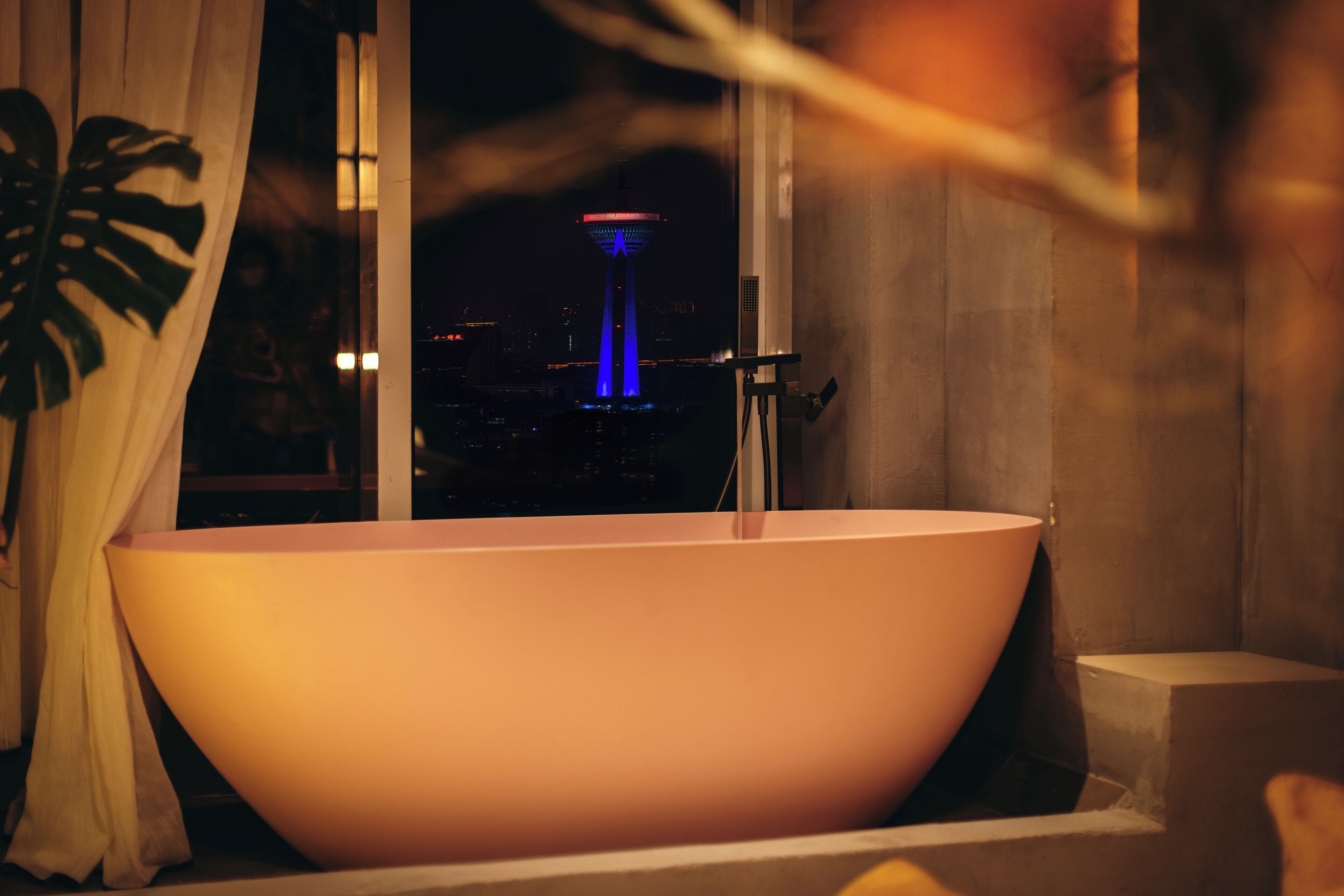 Private spa tub