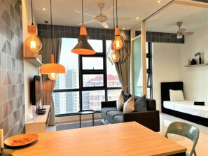 ซูพีเรียอพาร์ทเมนท์, 2 ห้องนอน, ห้องครัว, วิวเมือง | บริการอาหารในห้องพัก