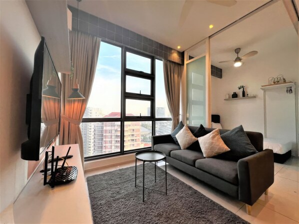 Superior Apartment, 2 Bedrooms, Balcony, City View | Living area