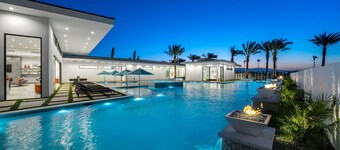 Sleeps 23 | Luxury Villa w/ Pool, Hot Tub & Pickleball Court | Bravo Villa #10