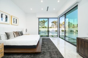 8 bedrooms, iron/ironing board, travel cot, free WiFi - Luxury Villa w/ Pool, Hot Tub, Pickleball, Sleeps 23 | Bravo 10 by AvantStay (Indio)