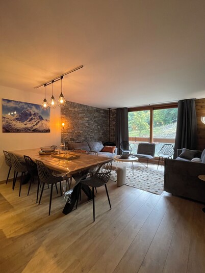 New Le Corbier for 10 p. Renovated top-of-the-range 4bed/2bath/2wc/slope frontage