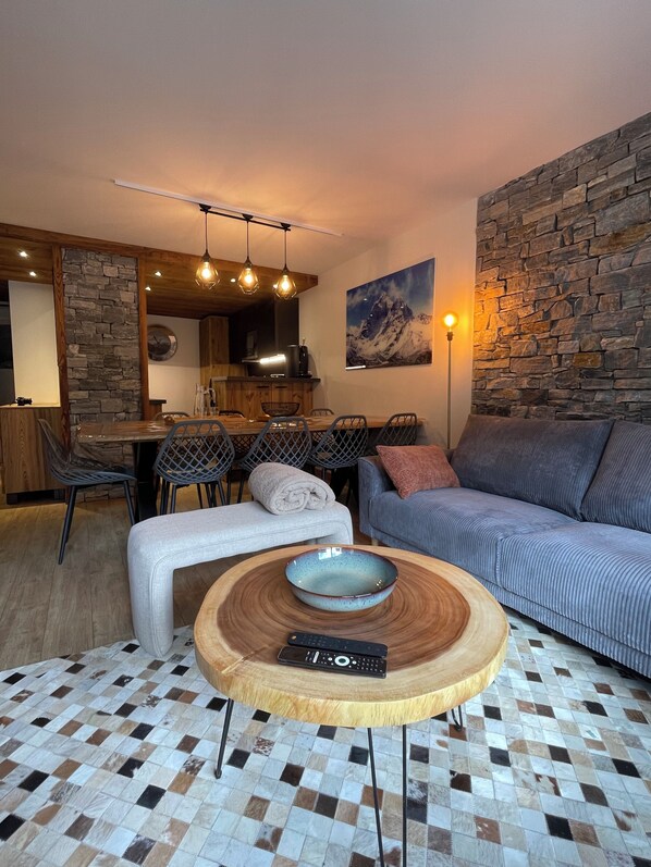 Télévision, cheminée