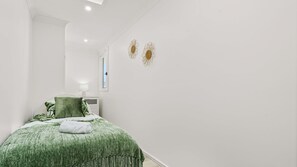 3 bedrooms, iron/ironing board, travel cot, free WiFi