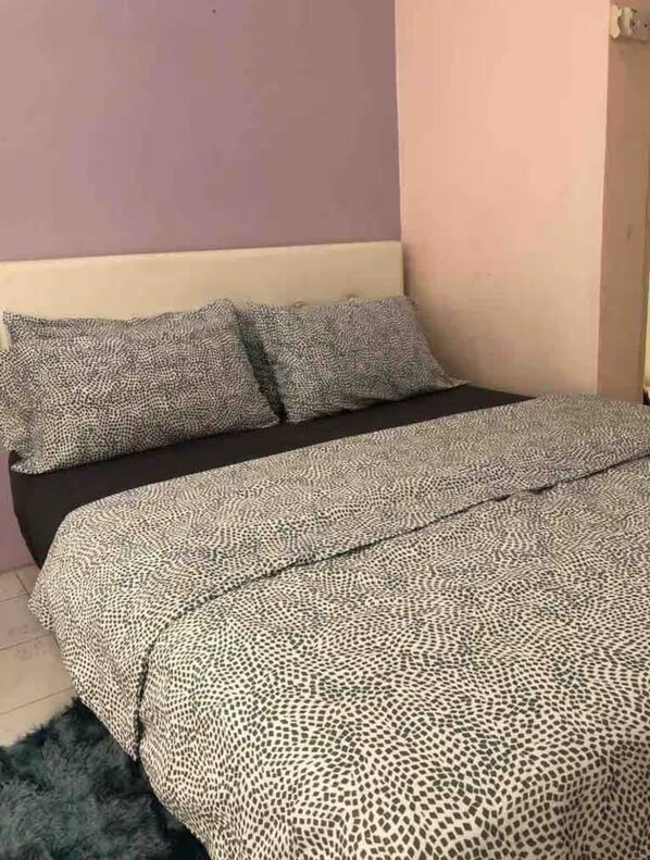 4 bedrooms, in-room safe, iron/ironing board, free WiFi