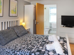 4 bedrooms, free WiFi