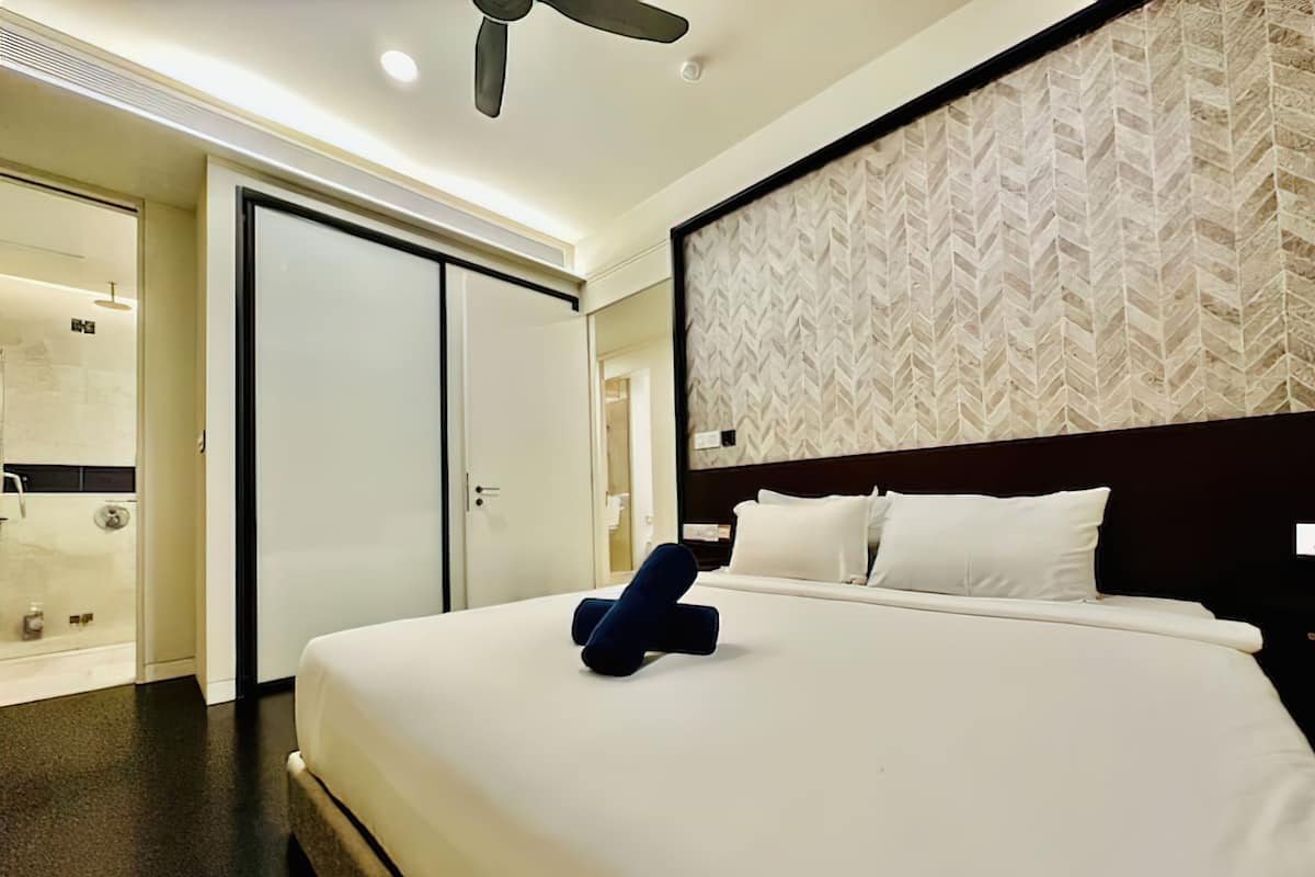 Superior Apartment, 2 Bedrooms, Balcony, City View | Desk, laptop workspace, iron/ironing board, free WiFi