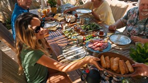 Petit déjeuner buffet (40 EUR par personne)