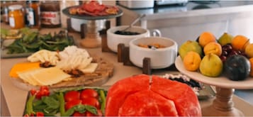 Desayuno buffet todos los días (con cargo)